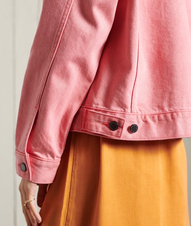 Mujer Cazadora vaquera de corte boyfriend en rosa empolvado