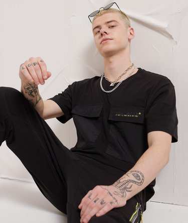 Tech Code Nylon-T-Shirt mit Tasche Image 3