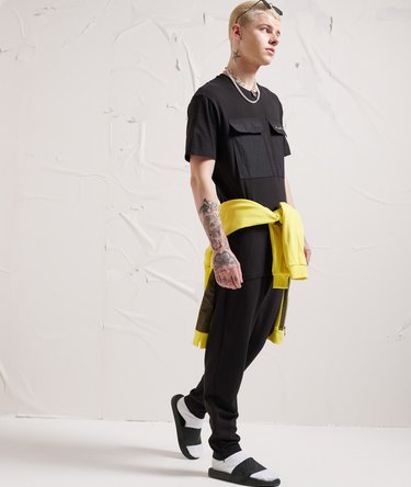 Tech Code Nylon-T-Shirt mit Tasche Image 2