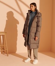 Chaqueta larga de plum&oacute;n reciclado de edici&oacute;n limitada