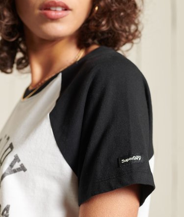 Black Out Raglan-T-Shirt Image 7