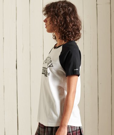 Black Out Raglan-T-Shirt Image 5
