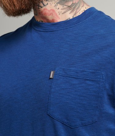 Studios T-shirt i &oslash;kologisk bomuld med lomme Image 3