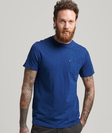 Studios T-shirt i &oslash;kologisk bomuld med lomme Image 1