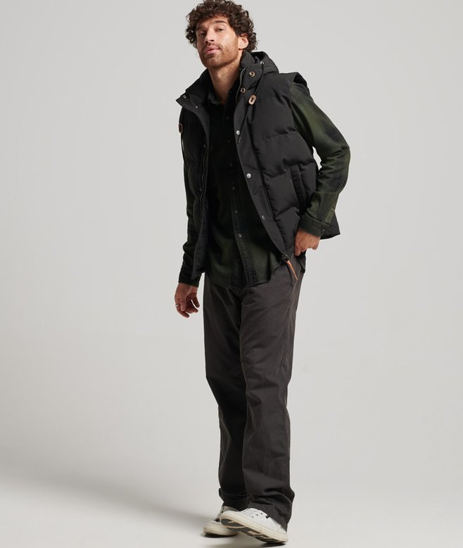Mens Everest Hooded Puffer Gilet In JET BLACK | US - Foto 2