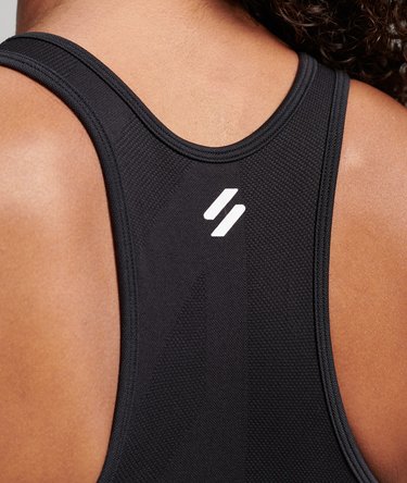 Core Seamless Mid Impact Bra Image 4