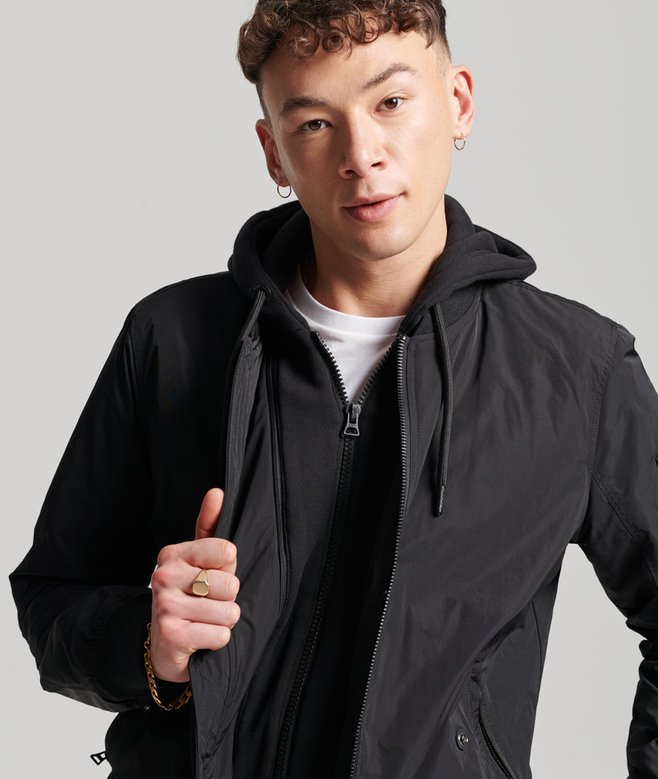 Cazadora Bomber Superdry Hombre - Desert Alchemy Negro Con Capucha Extraíble - Talla L - Estilo Urbano Con Puños De Canalé