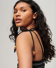 Wyszywana bluzka na ramiączkach z marszczeniami