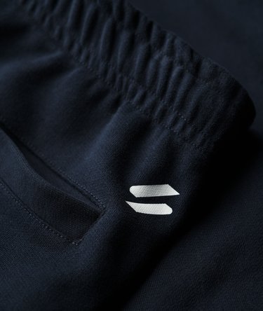 Short ample Sportswear Logo Image 4
