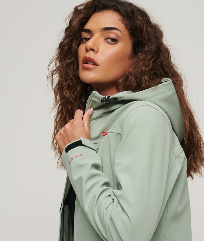 CODE TREKKER Softshell-Kapuzenjacke helles jadegrün für Damen