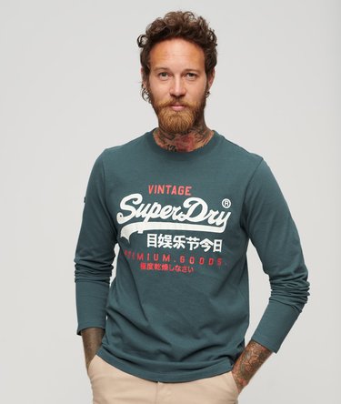 Klassisk top med grafisk logo og lange &aelig;rmer Image 1