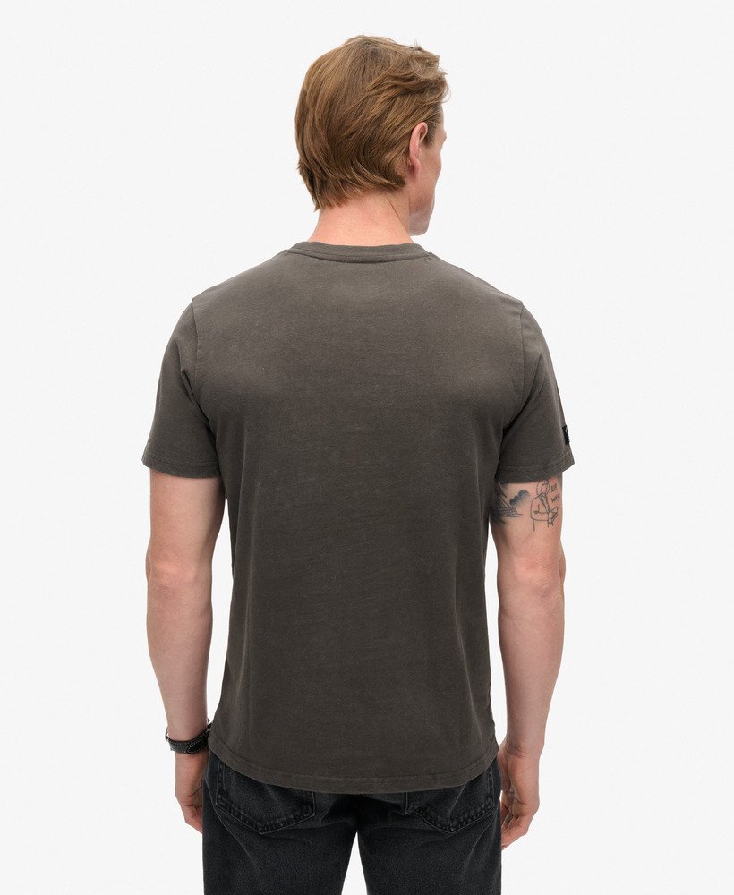 Superdry★エンボスロゴ ワークウェアTシャツ 送関込 mens Embossed Logo Graphic T-Shirt in VINTAGE BLACK