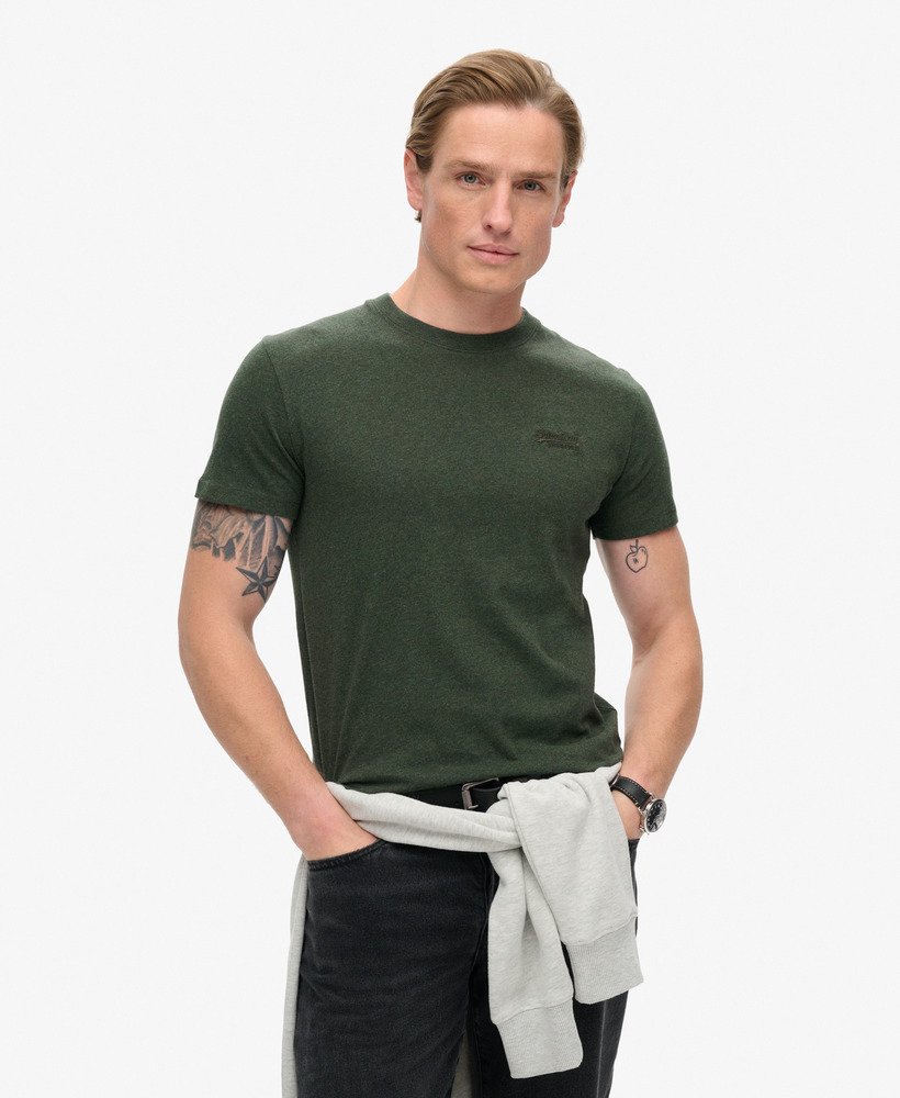 Superdry★エッセンシャル ロゴ刺繍Tシャツ 送関込 mens Essential Embroidered T-Shirt in OPTIC | Superdry US