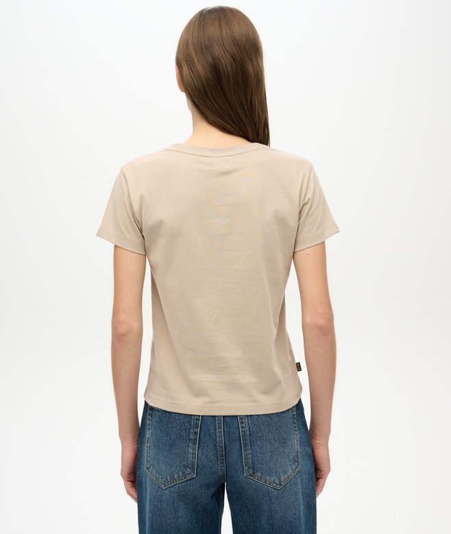 Essential Logo Fitted T-Shirt