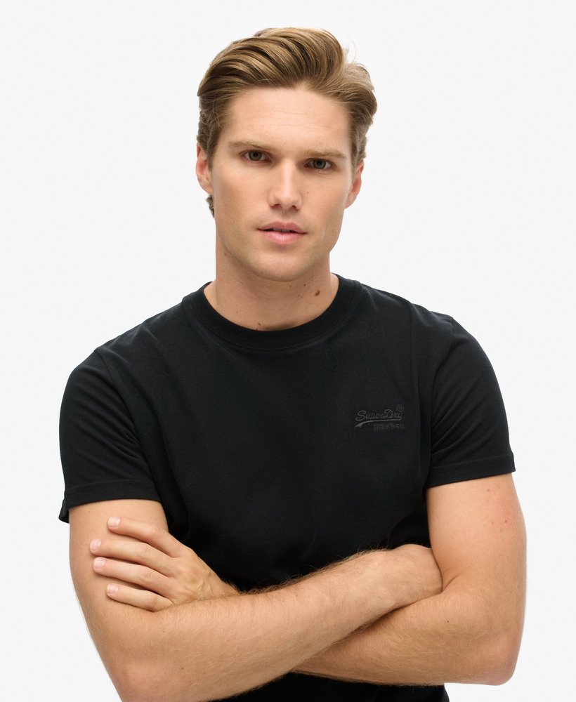 Superdry★エッセンシャル ロゴ刺繍Tシャツ 送関込 mens Essential Embroidered T-Shirt in OPTIC | Superdry US