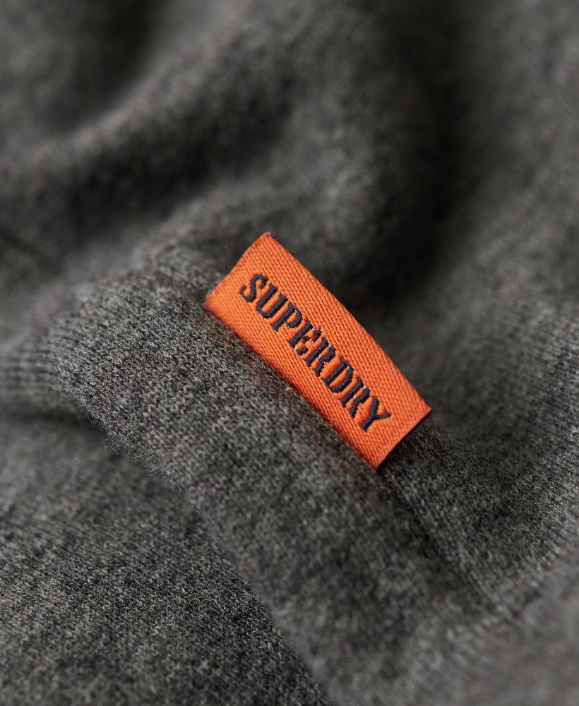 【Superdry】Superdry エッセンシャル ロゴ クルー トレーナー Next：日本 グレー - Superdry エッセンシャル ロゴ クルー
