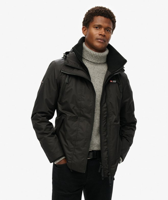 Giacca con Cappuccio - SUPERDRY - Giacca a vento con Logo - Nera