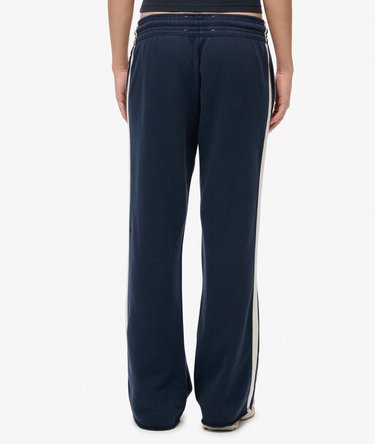 Pantalon de survêtement évasé à rayures Athletic Essentials Image 3