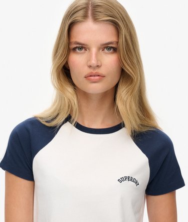 Essential Retro T-Shirt mit Logo Image 4