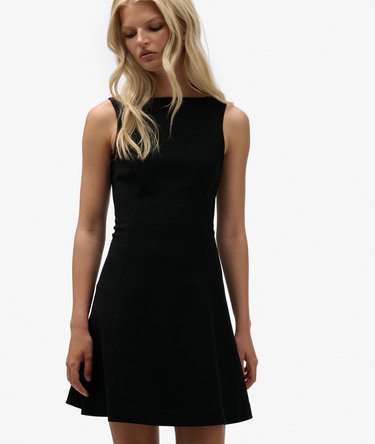 Mini-jurk met lage ruguitsnijding Image 2