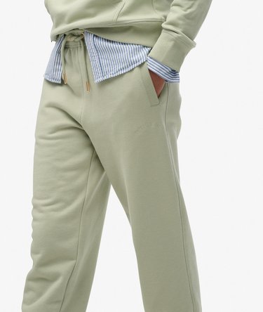 Joggers Essential Logo Image 2