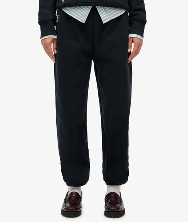 Joggers Essential Logo Image 4