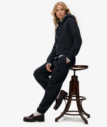 Joggers Essential Logo Image 2