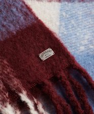 Écharpe à motif à carreaux