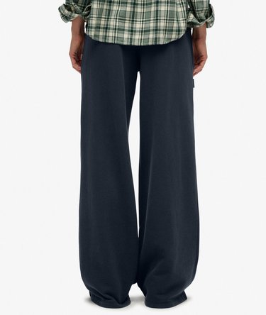 Pantalon de survêtement teint en pièce à logo Athletic Essentials Image 5