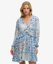 Vestido Mini de Capas