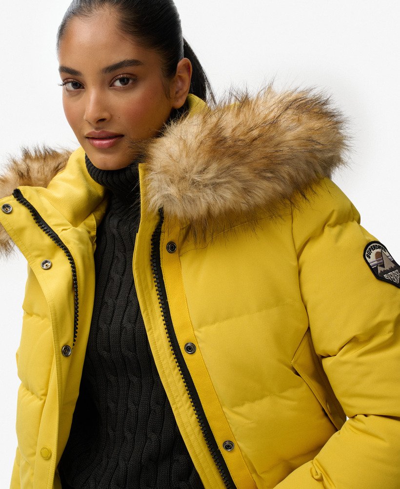 【ひまわり】デュベティカ　フード付ライトダウンジャケット イエロー 収納袋 womens Everest Hooded Bomber Jacket in Sulphur Yellow | Superdry US