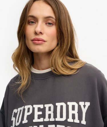 Sudadera de corte holgado y aplique Athletic Essentials Image 4