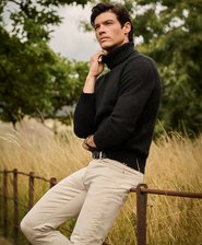 Pull bross&eacute; &agrave; col roul&eacute;