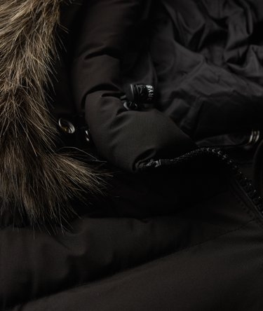 Veste longue &agrave; capuche en fausse fourrure Fuji Image 5