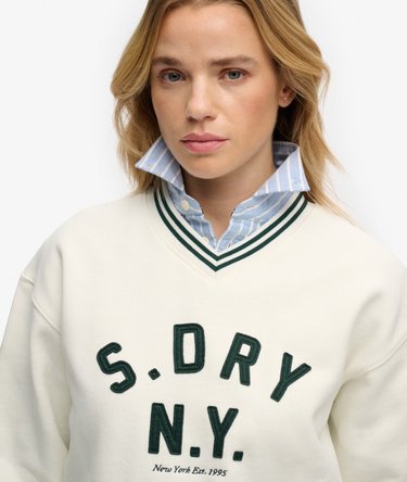 Country Club Applique V Neck Sweatshirt Image 4