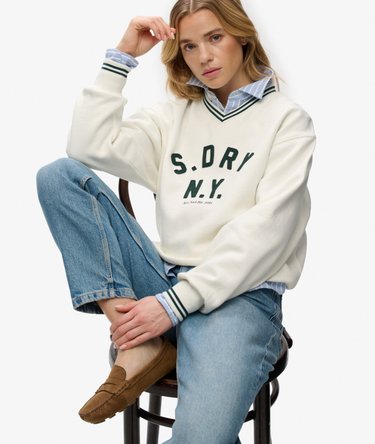 Country Club Applique V Neck Sweatshirt Image 2
