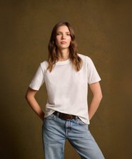 Essential T-shirt met geborduurd logo