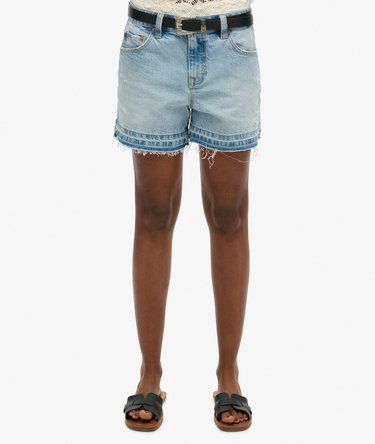 Avklippta shorts med medelh&ouml;g midja Image 2