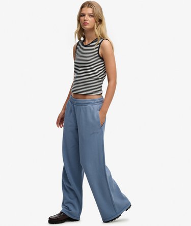 Jogging Essential Logo Coupe Large Image 4