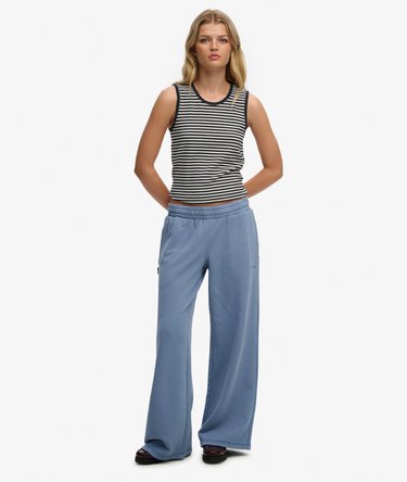 Jogging Essential Logo Coupe Large Image 1