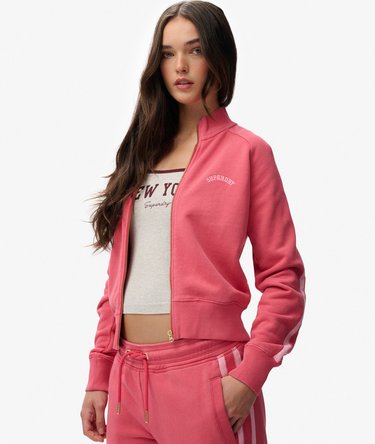 Essential Logo Track Top Image 5