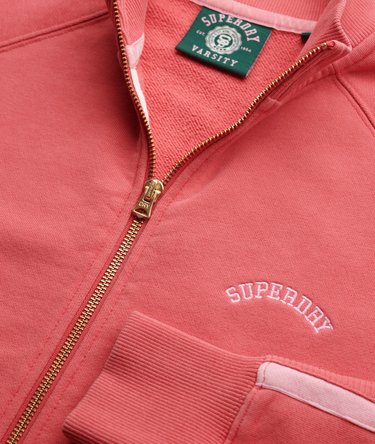 Essential Logo Track Top Image 7