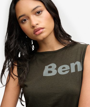 Bench Fitted Layer Tank Vest Image 3