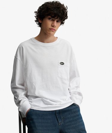 Lang&auml;rmliges T-Shirt mit Tasche Image 1