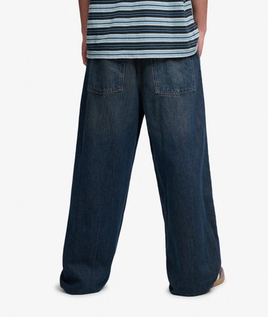 Oversized Rigid Washed Jeans Image 3