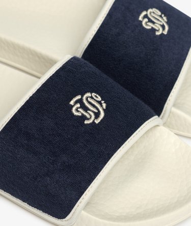 Towelling Pool Sliders Image 7