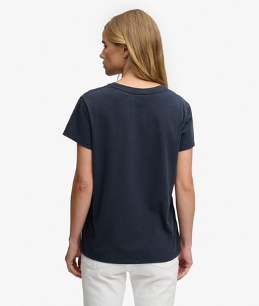 Luxe Casual Classic T-shirt Image 5