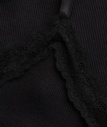 Essential Crop Top met Kanten Afwerking Image 6