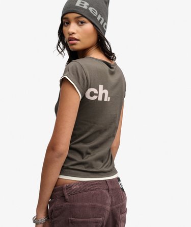 Bench Figurbetontes T-Shirt mit Kurzarm-Layer Image 3