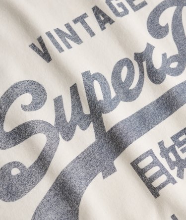Vintage Logo Classic T-shirt Image 6